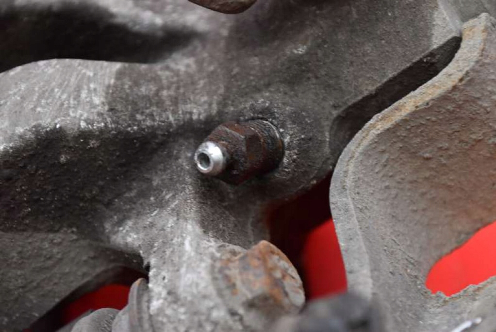 фото №7, Суппорт тормозной правый задняя citroen c4 picasso 1 i 1.8 16v 125 km 06-13