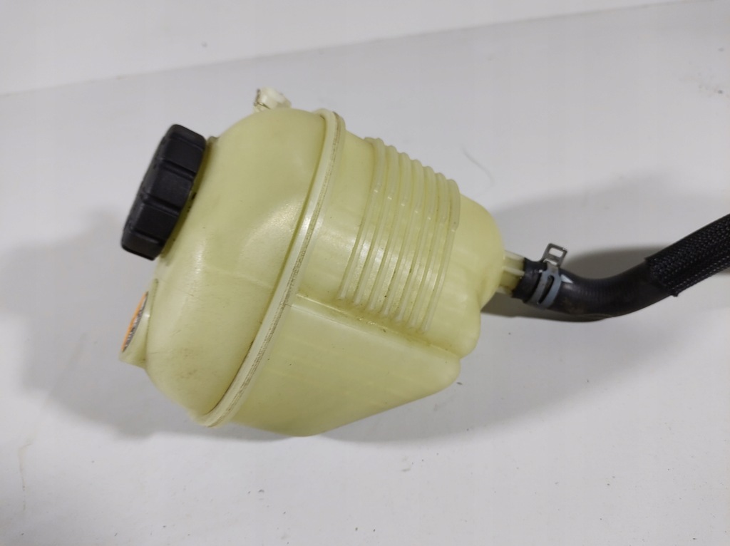 фото №11, Infiniti q50 2.2 d 13- бачок расширительный