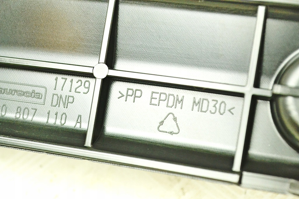 A6 c7 кронштейн кронштейн бампера 4g0607110a новый Недорого