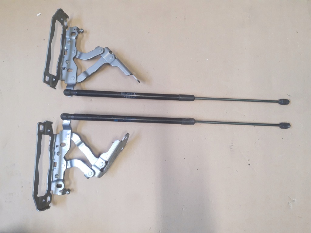 фото №1, Mercedes c w204 lift 792 петля капот левый+ правый