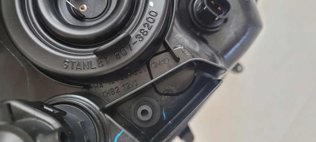 фото №11, Лампа ліва звичайна mitsubishi space star ii 2012- stanley w0504