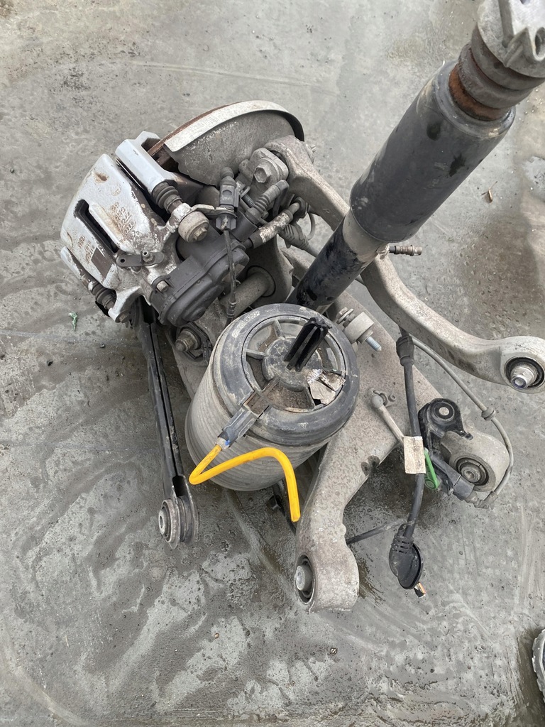 фото №8, Macan 95b поворотный кулак правая задняя 8r0505436c