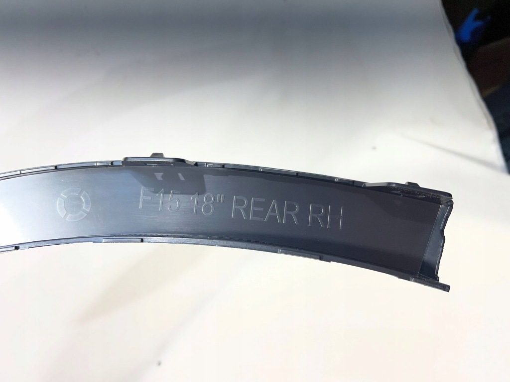 Купить Молдинг крыла правый задний  bmw x5 f15 7294372