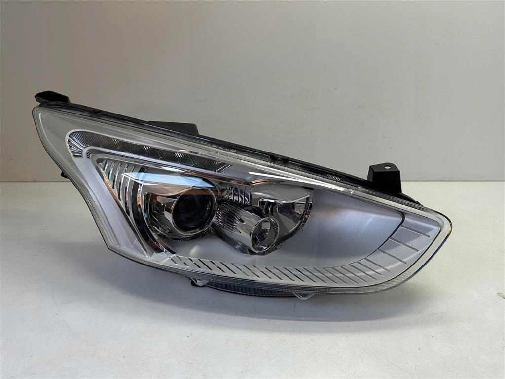 фото №1, Ford b-max 12-17r. права лампа лінза+ led eur.