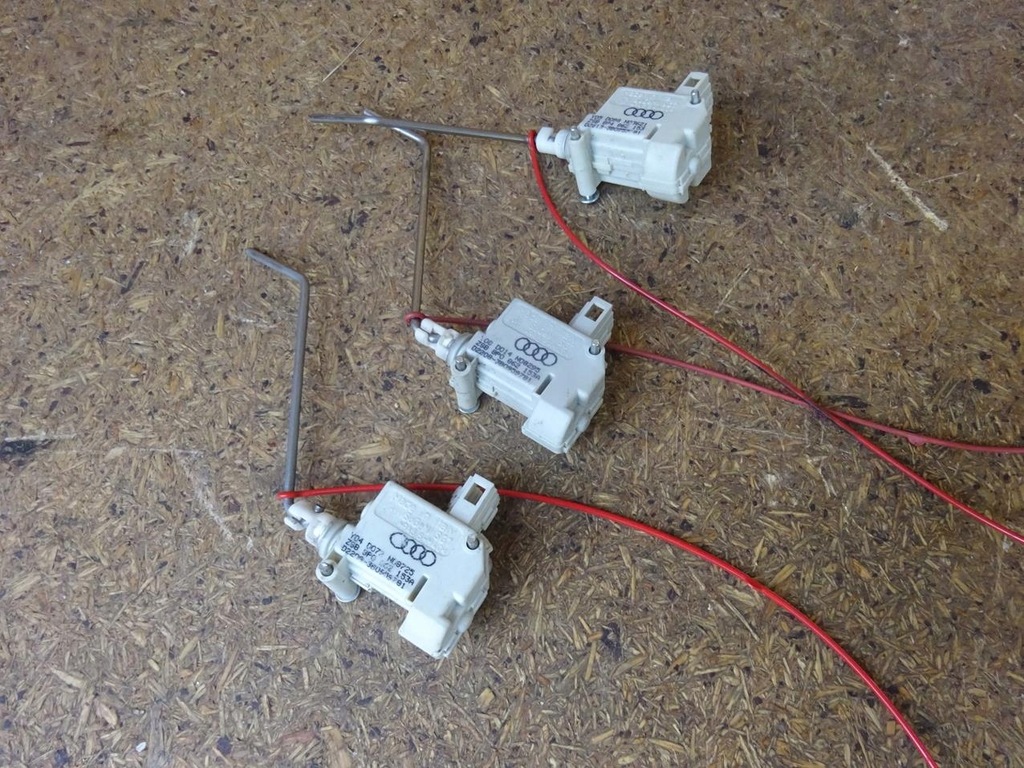 фото №9, Audi a3 8p привід кришка заливної пального 8p0862153a