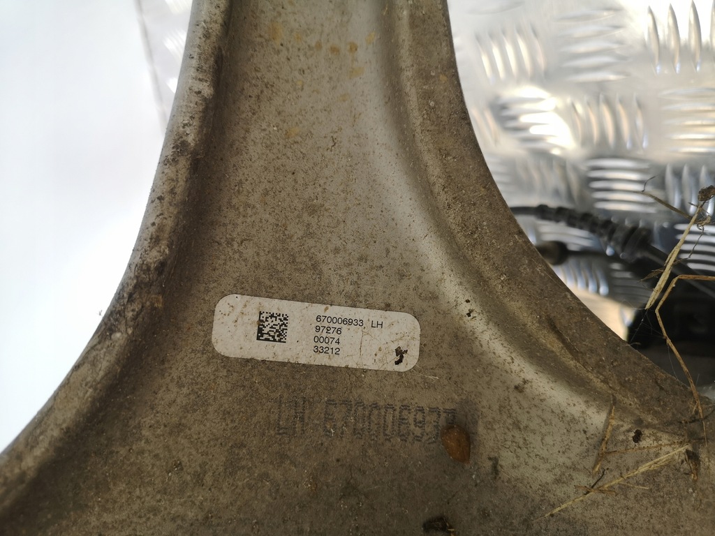 фото №8, Поворотный кулак рычаг левый перед maserati quattroporte vi