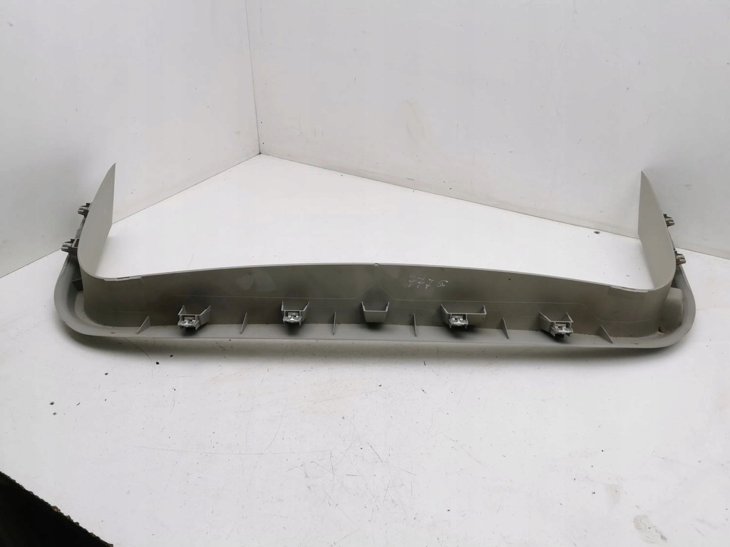 фото №6, Chrysler grand voyager v 2011 оббивка задній кришки багажника