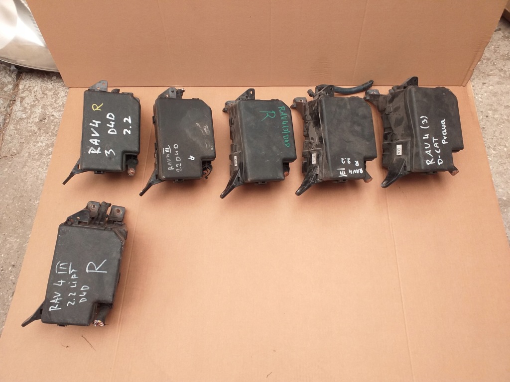 фото №1, Toyota rav4 iii коробка корпус предохранителей