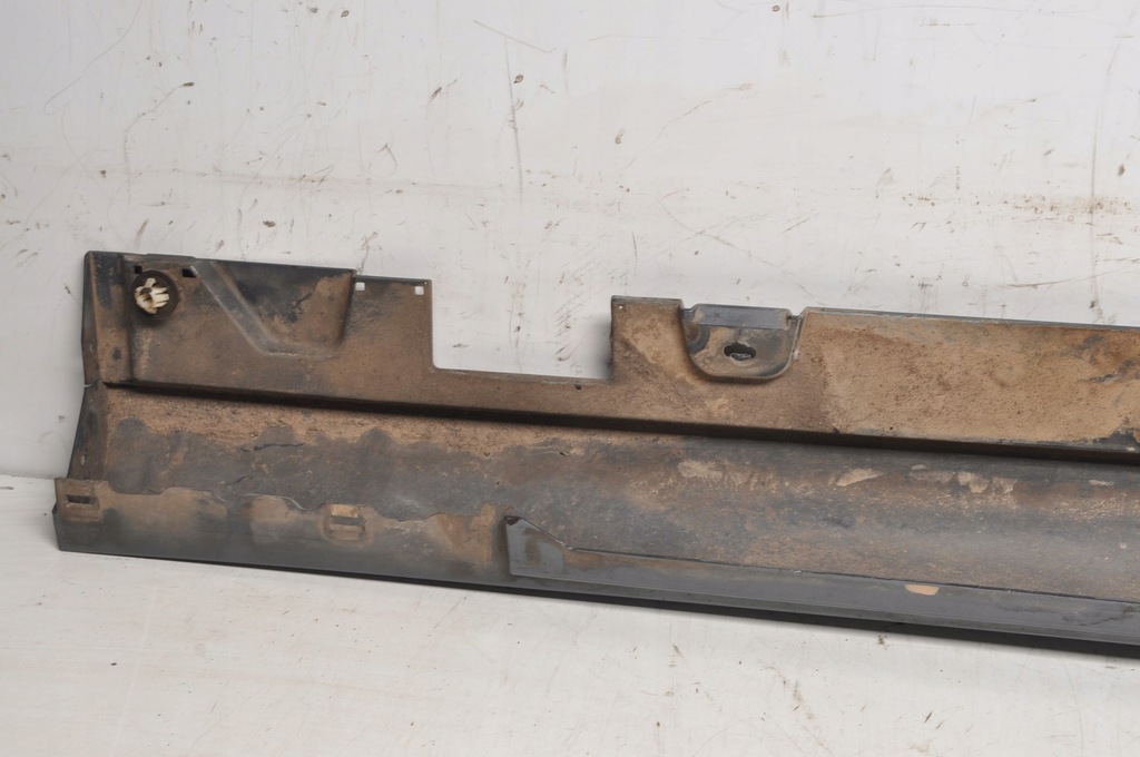 фото №10, Mercedes w213 накладка порог левая amg sedan a2136900102