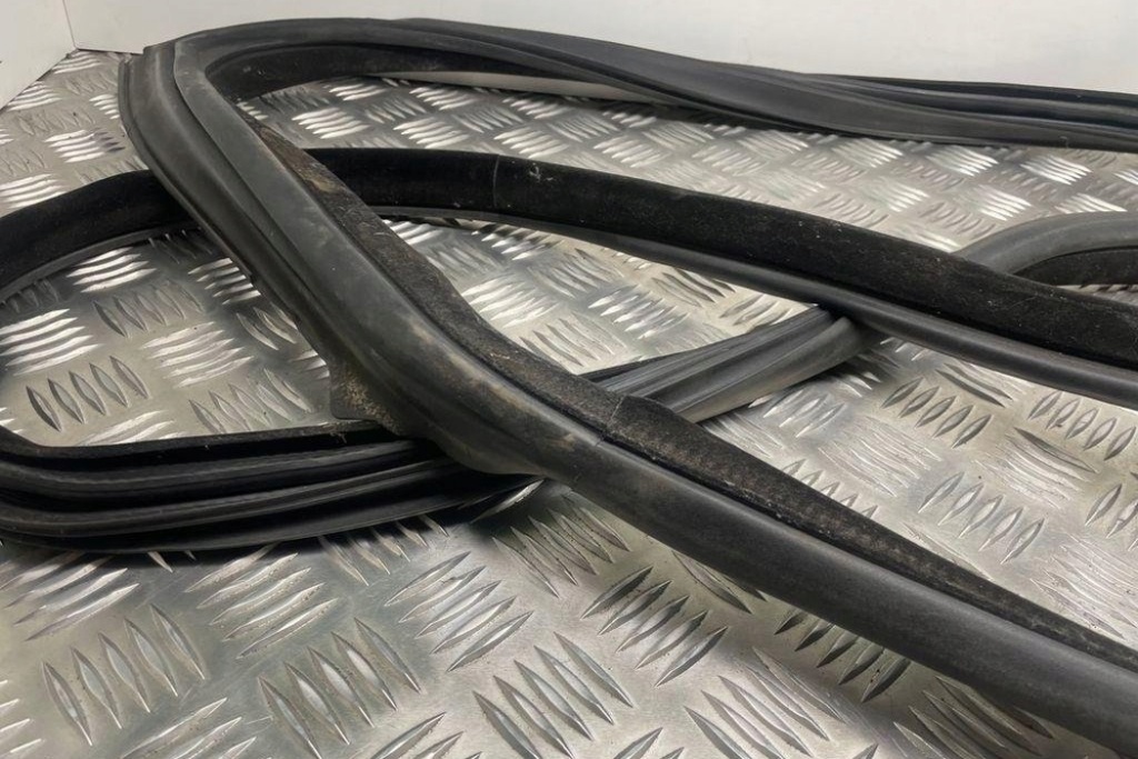 фото №13, Прокладка передних левых дверь bmw 4 coupe f32, f82 7279741 2.0l