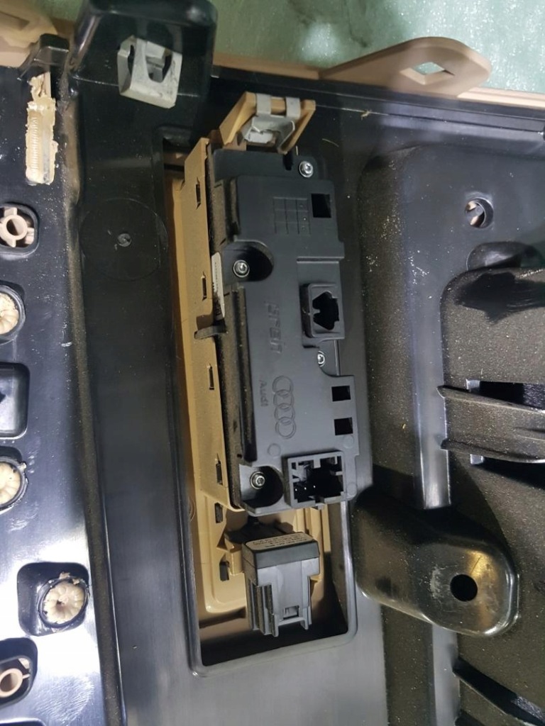 фото №6, Бардачок pod кермо vw touareg iii 761857503h