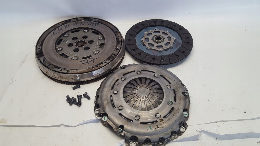 фото №1, Citroen c4 iii колесо двухмассовый 1,2 thp 9813700880