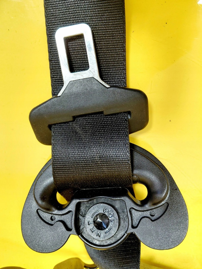 Ремень безопасности правая  перед mini one cooper clubman r55 608354700c nr163 Киев