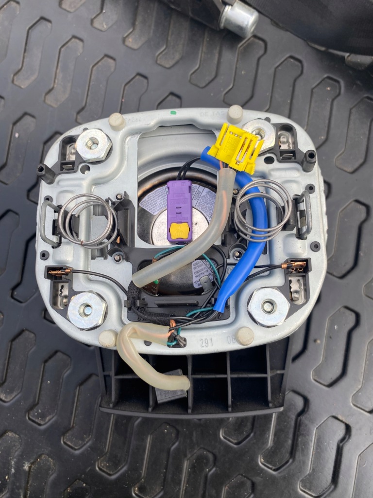 фото №5, Skoda superb 3u0 подушка водителя ремни air bag orginał