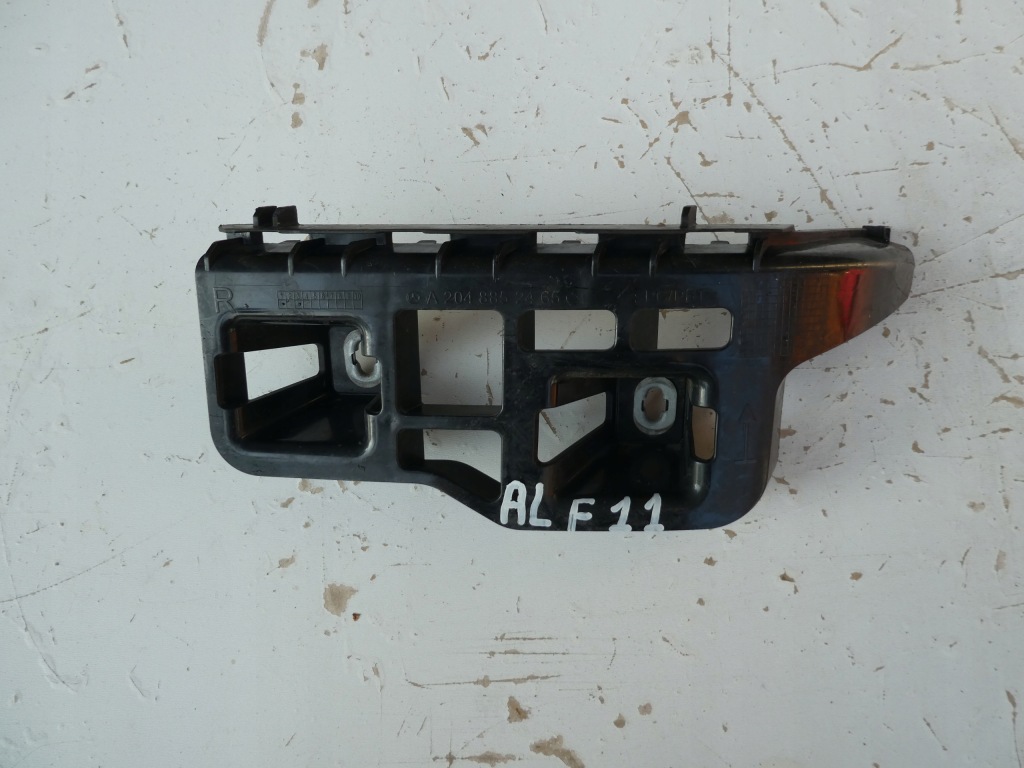 фото №1, Mercedes glk a2048852465 направляющая бампера задняя