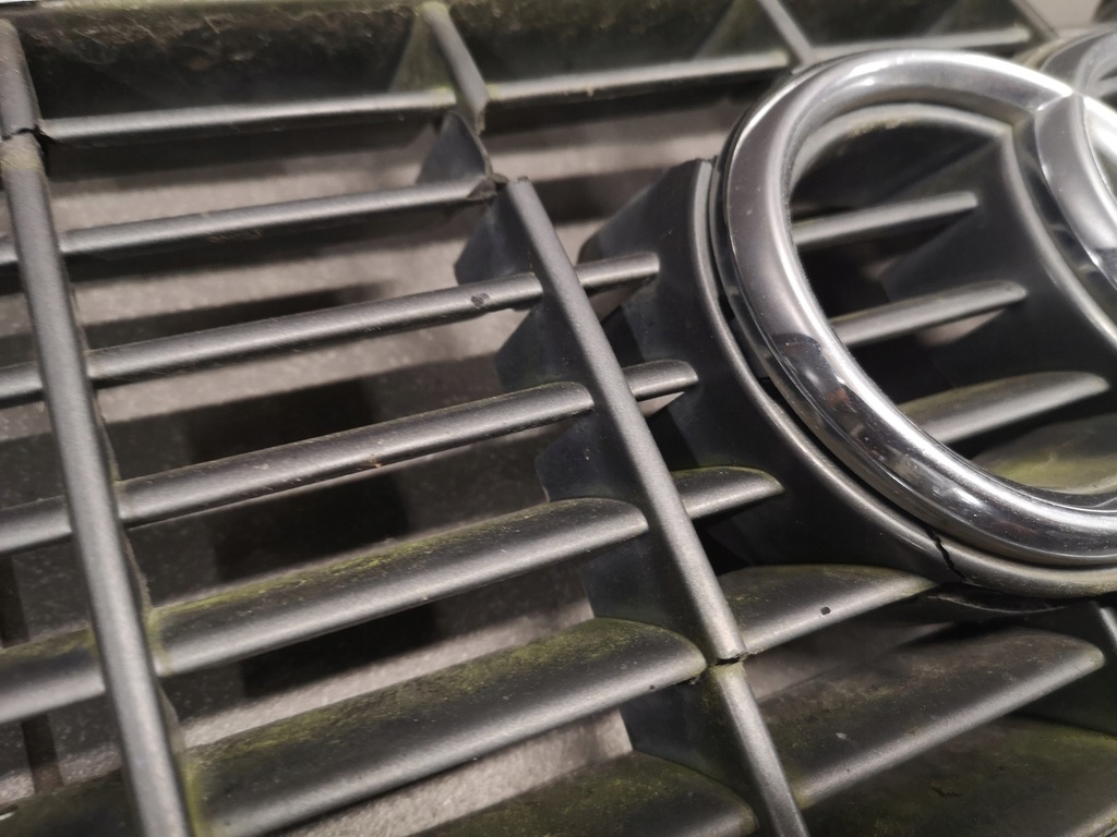 фото №11, Решітка радіатора решітка радіатора радіатор audi s8 d2 lift 4d0853651m