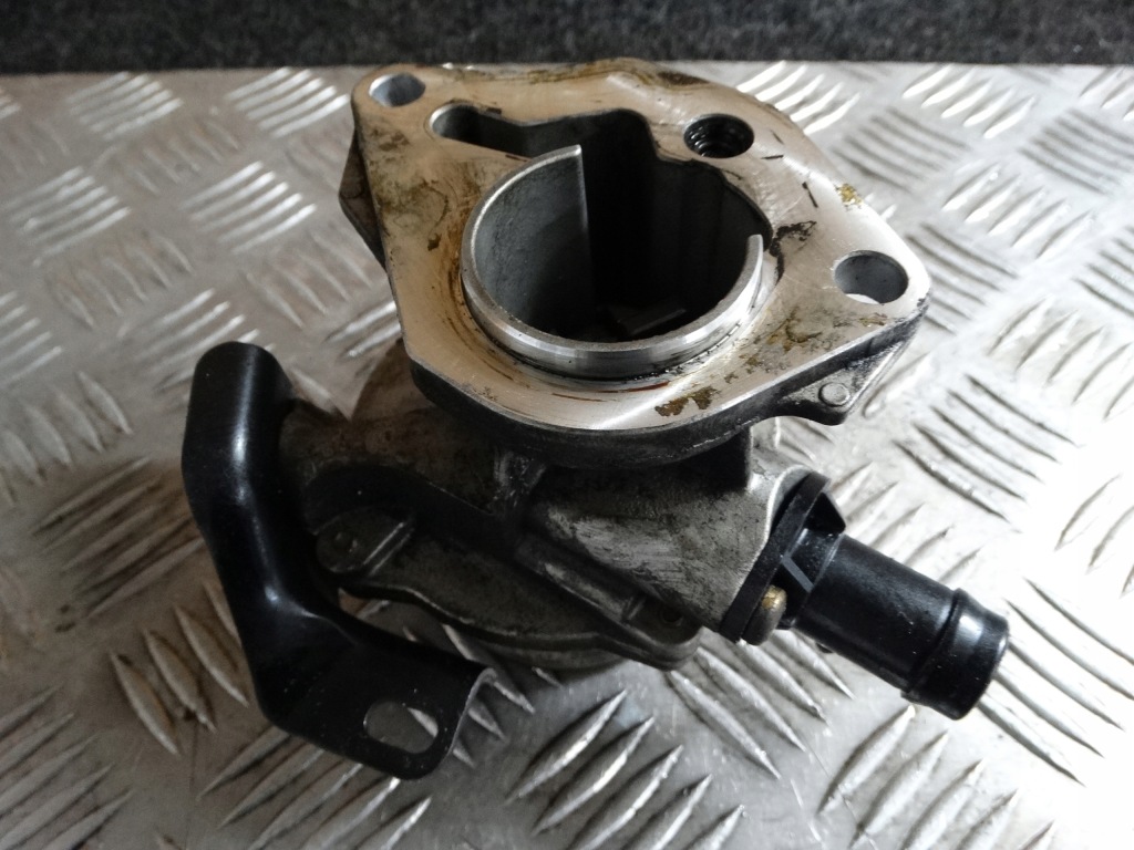 фото №3, Насос вакуум renault clio iii 1.5 dci 8200521381