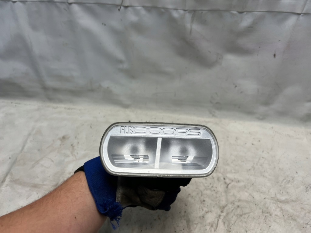 Купити Освітлення кабіни p opel оригінальний номер 13306021