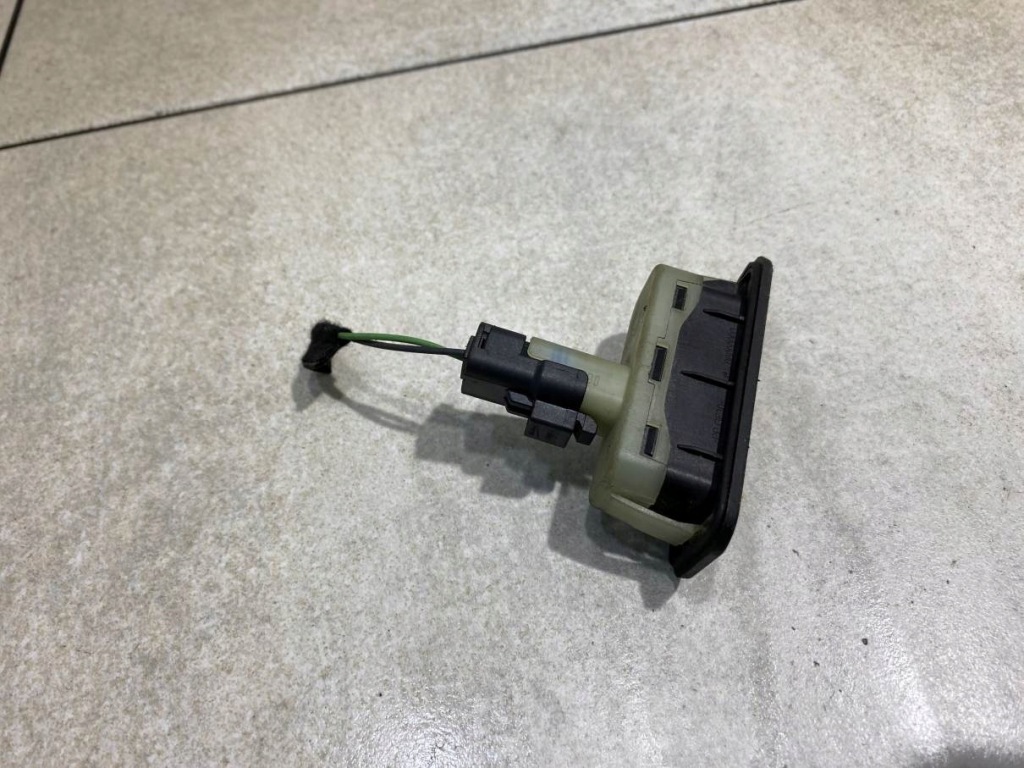 фото №4, Микровыключатель крышки багажника clio iii 820038551