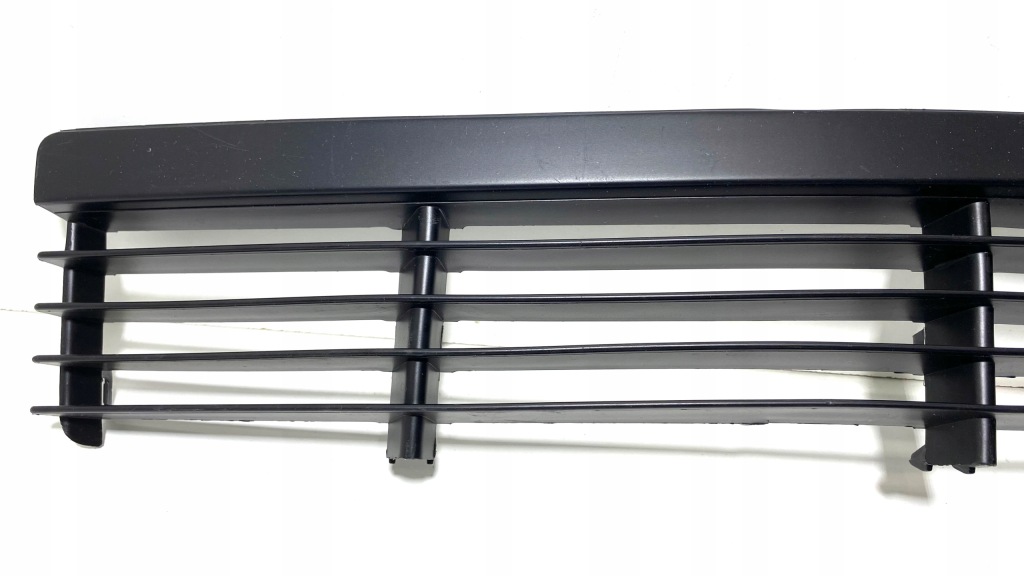 Решётка бампера bmw e36 8165145 Цена