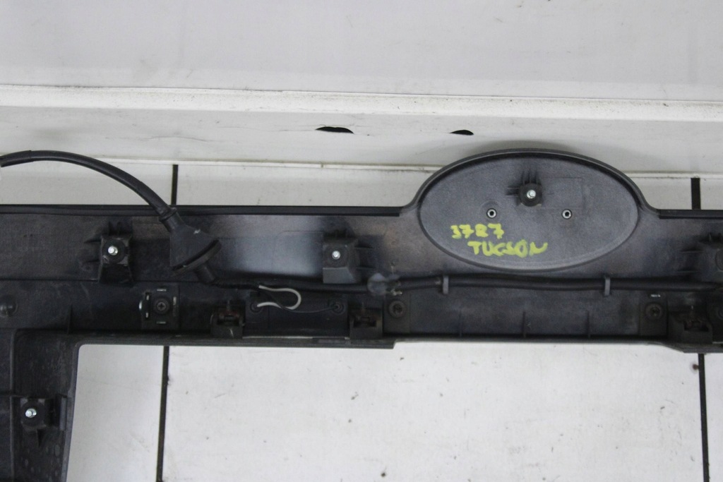 фото №7, Hyundai tucson i 04r- накладка молдинг крышки багажника задняя задняя bw