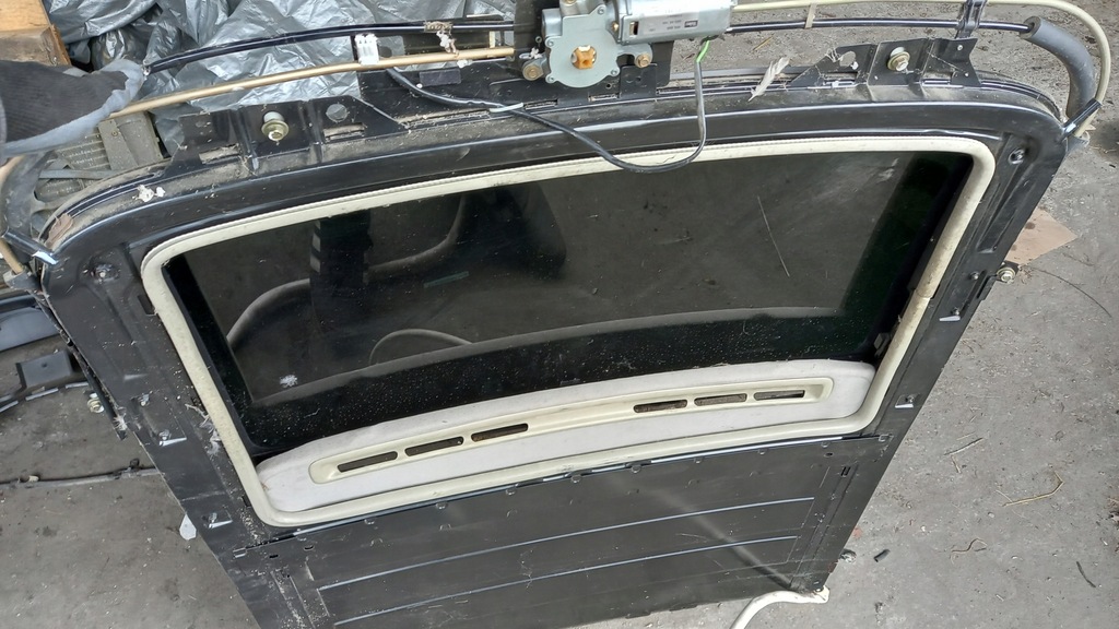 фото №6, Люк моторчик volvo v40 00-04r