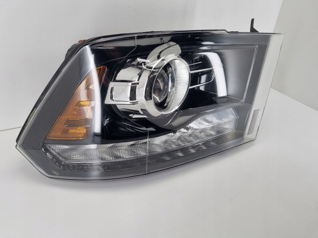 фото №2, Dodge ram 4 лампа лінза led оригінальна mopar права