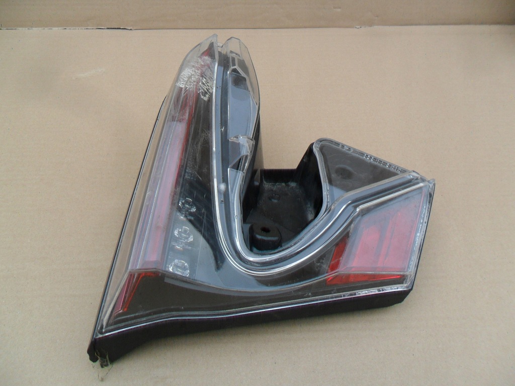 фото №8, Toyota chr 16- лампа левая led крышка багажника 81590-f4020 00