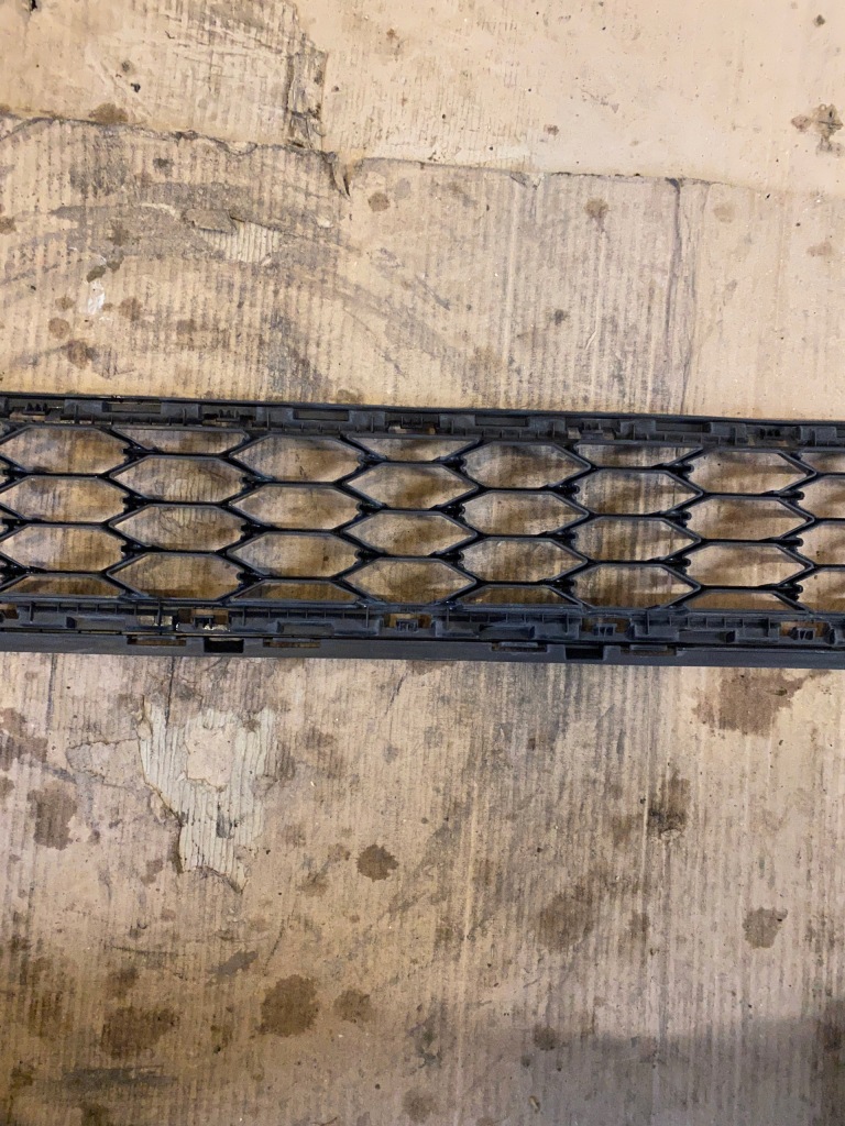 фото №6, Средняя решётка бампера hyundai i30 iii lift 18r-