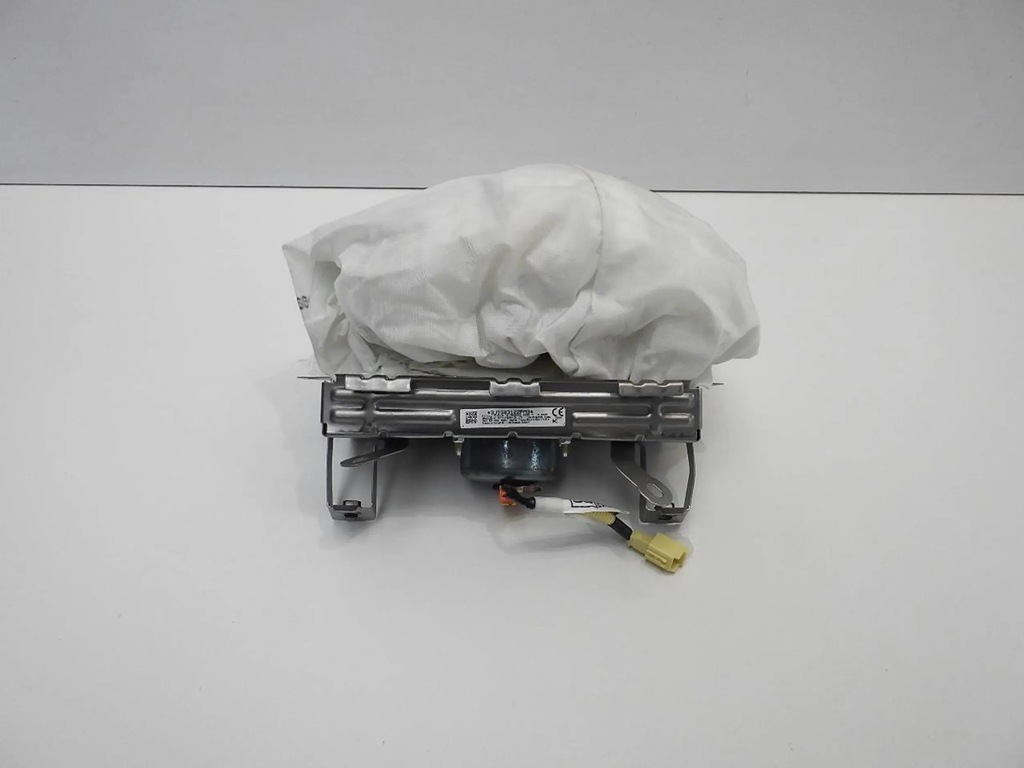 фото №1, Swace toyota corolla e21 подушка пасажира