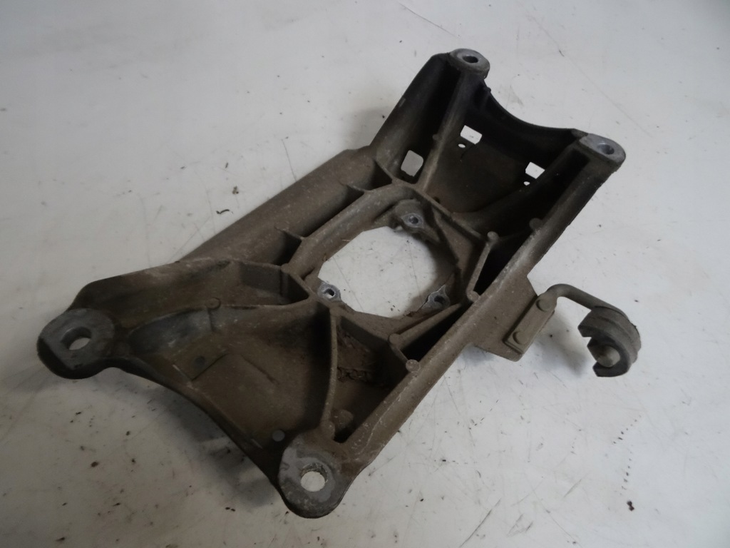 фото №1, Кронштейн коробки 8k0399263ba audi q5 8r