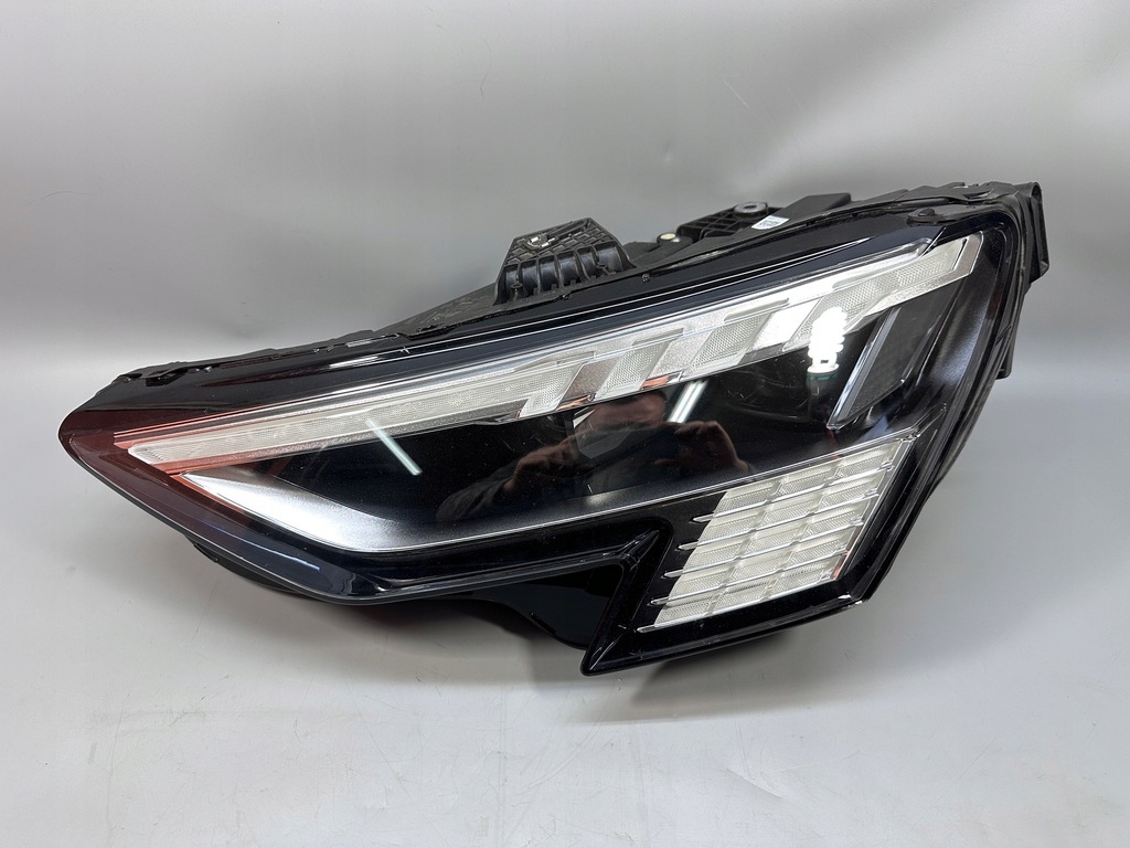 фото №1, Audi a3 8y лампа передні ліва matrix full led комплектна