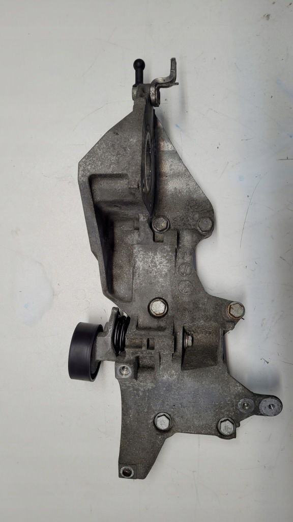 Купити Кронштейн кронштейн генератора vw golf vi 2.0 tdi cff