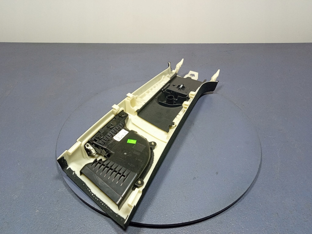 Mercedes gle w292 купе защита стойка b правая верхний a2926907600 Недорого