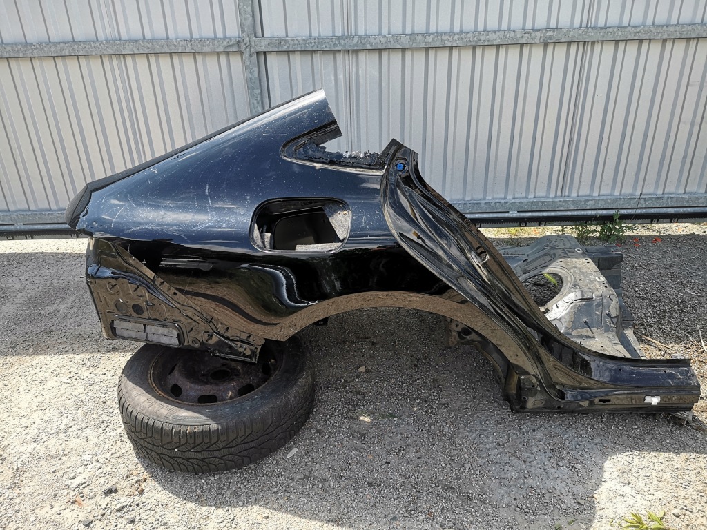 фото №1, Mercedes gt w290 x290 чверть правий задня крила