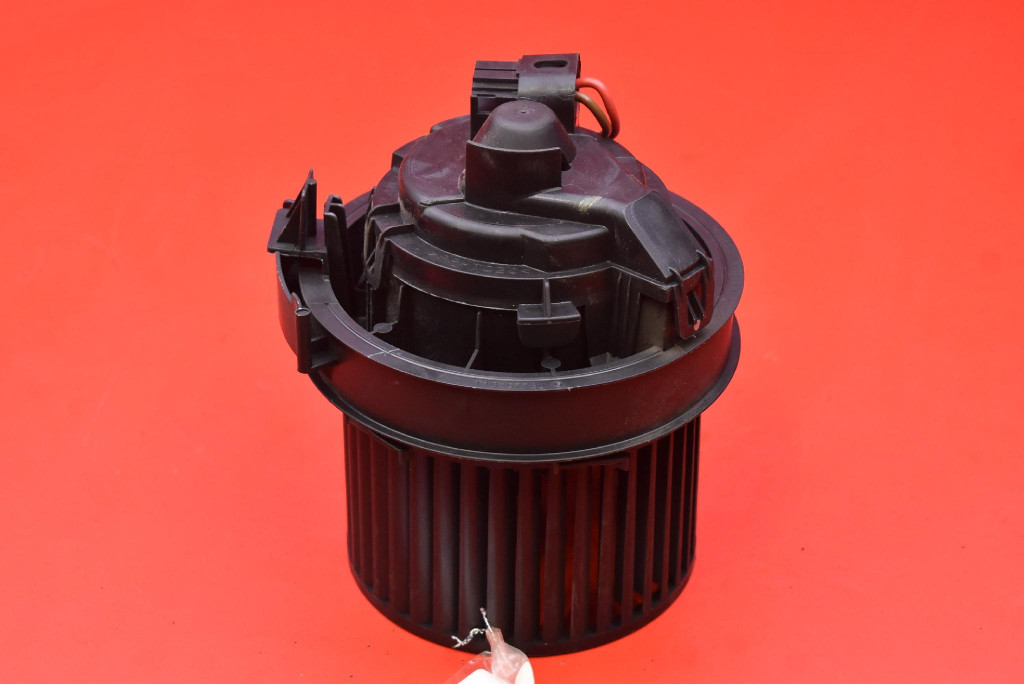 фото №4, Воздуходувка вентилятор обдув eu n109038b dacia duster 1 i lift 13-17