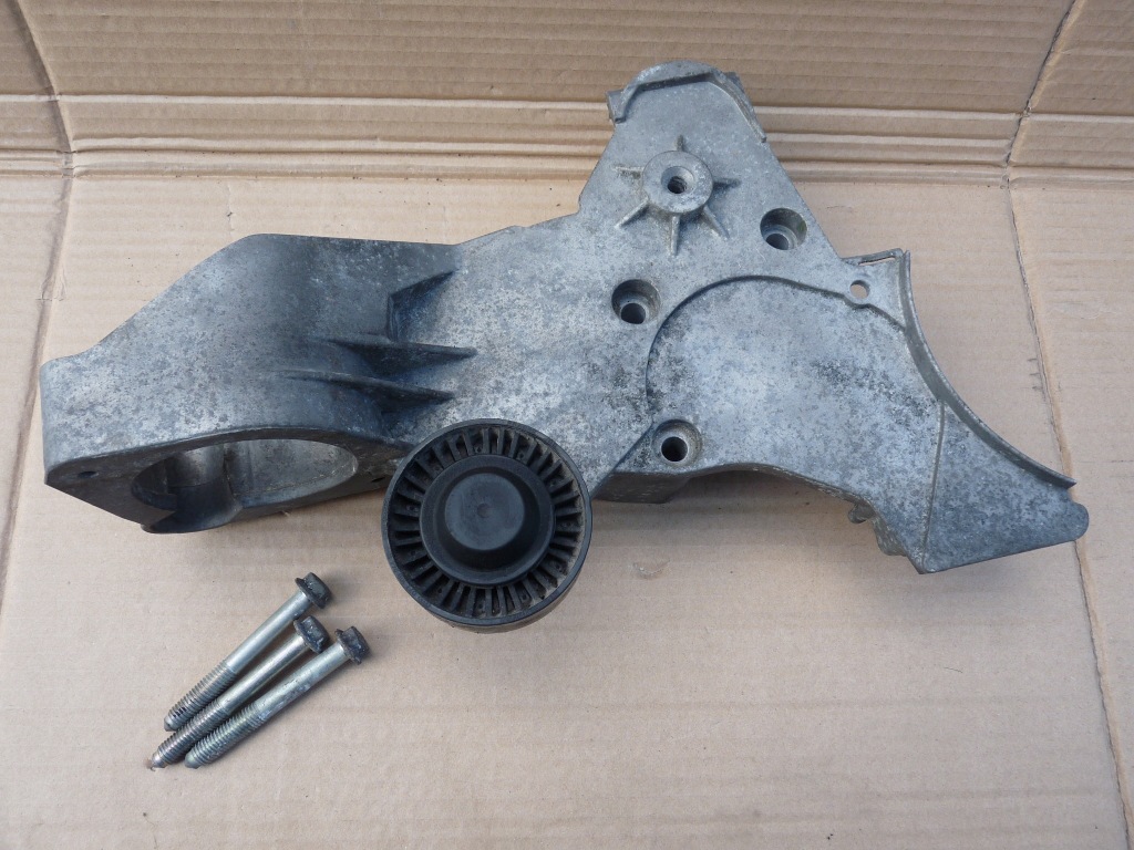 фото №1, A8 d3 4.2 кронштейн кронштейн кронштейн двигуна 077121235k