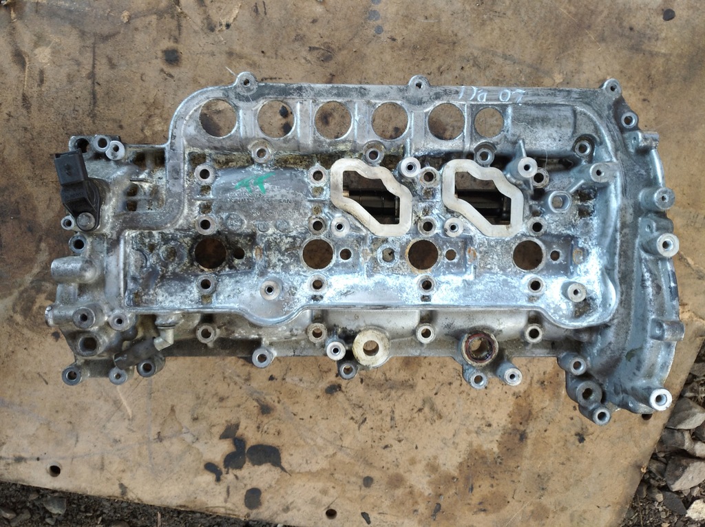 фото №1, Кришка клапанів вали розподільного валу 8200539196 renault 2.0 dci