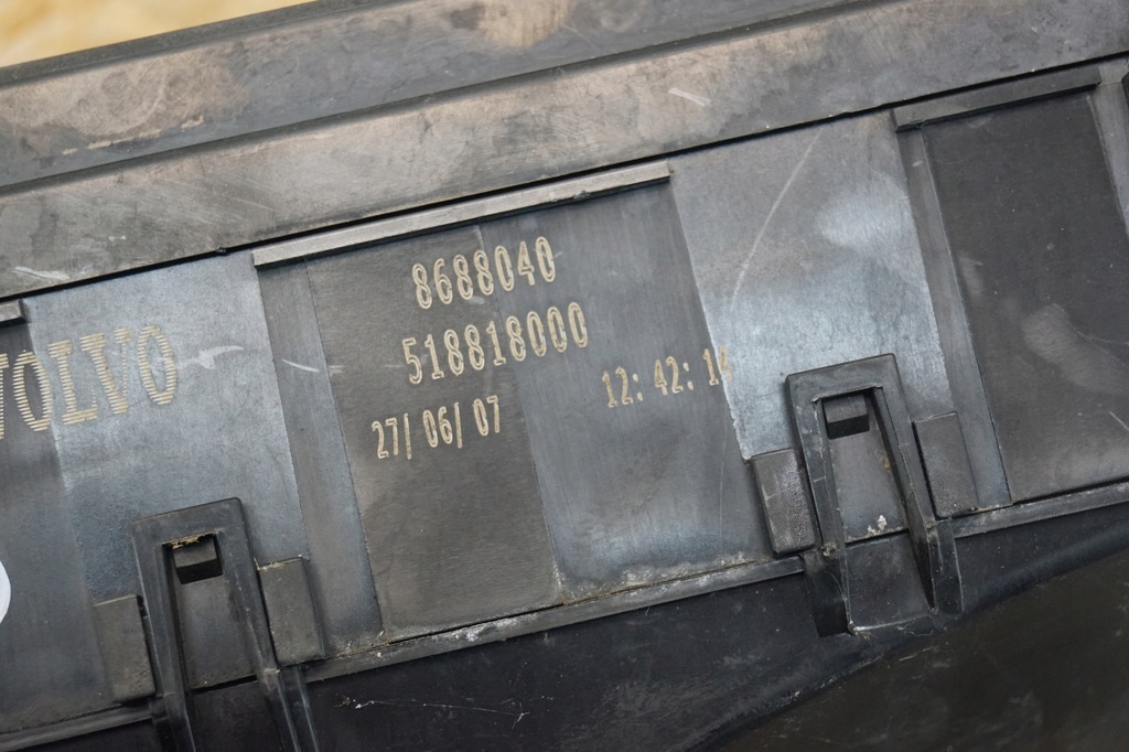 фото №8, Коробка запобіжників volvo v50 8688040 518818000