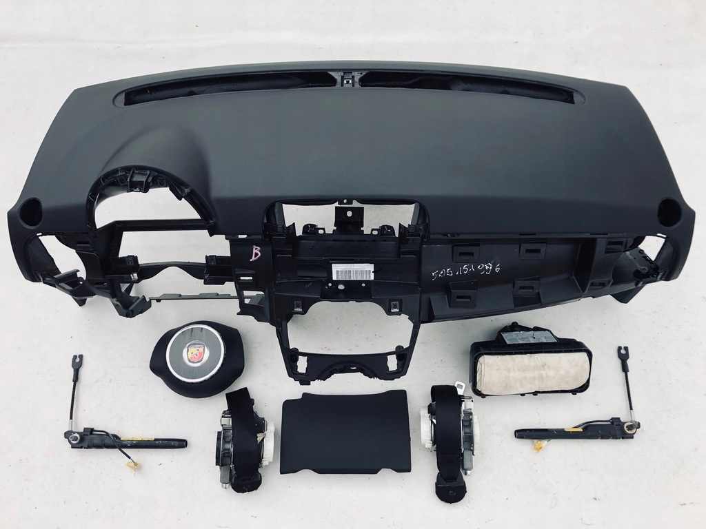 фото №1, Fiat 500 abarth панель приладів панель приладів консоль подушки безпеки ремені