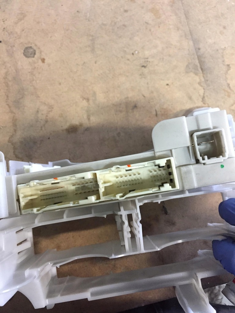 фото №4, Toyota prius iii 09-15 модуль bsi 82730-47440