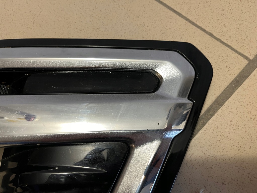 фото №7, Решітка бампера передня перед права subaru forester 5 v 19-