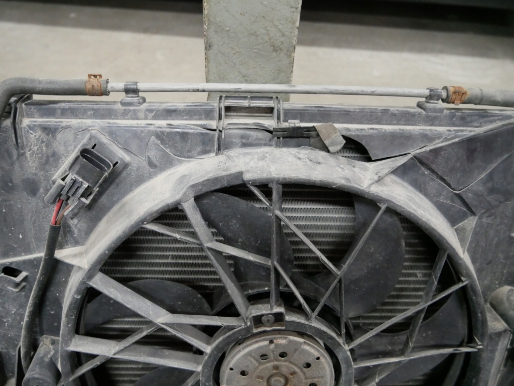 фото №11, Bmw e87 e81 e90 вентилятор радиатор конденсатор комплект радиатор 7563259