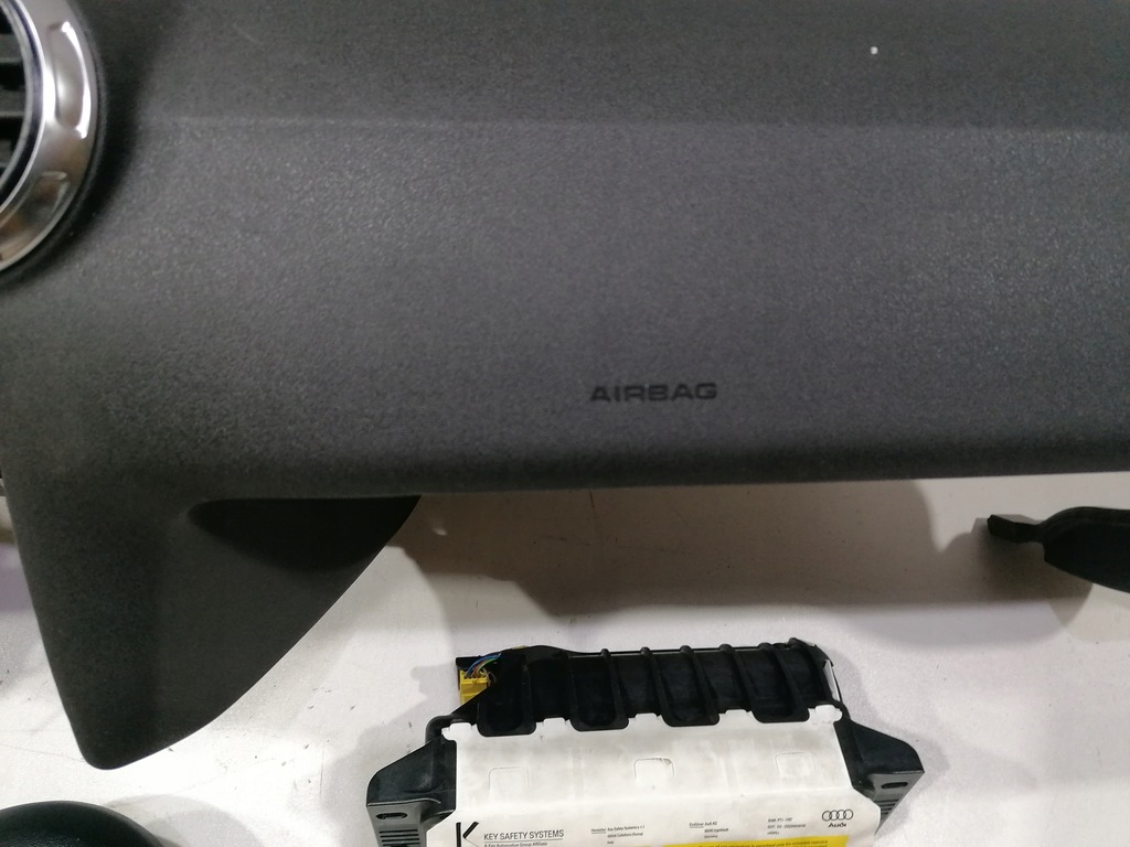 фото №5, Audi tt tt2 8j приборная панель консоль подушка безопасности подушки безопасности ремни