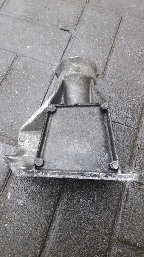 фото №1, Bmw x5 e53 кронштейн кронштейн піввісь 7503120