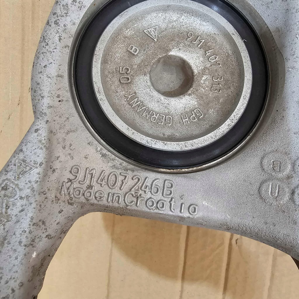 фото №6, Porsche taycan 9j1 audi e-tron поворотний кулак ступиця перед передня права