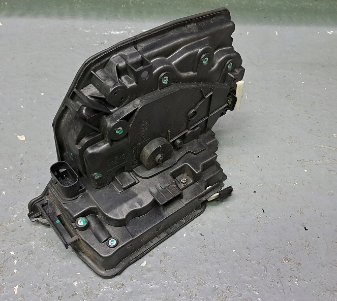 фото №1, Bmw x5 f15 x6 f16 замок двері правий перед 4 pin