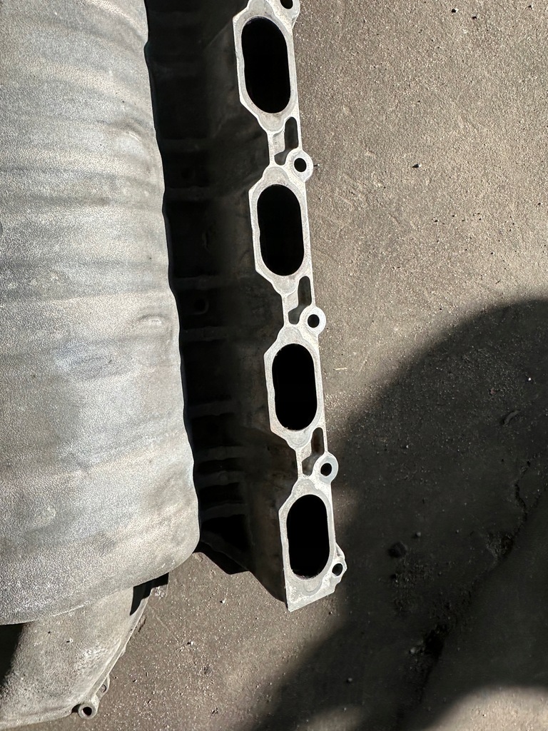 фото №10, Коллектор всасывающий audi s8 d3 5.2 fsi v10 bsm отсутствует крышка 07l133185c