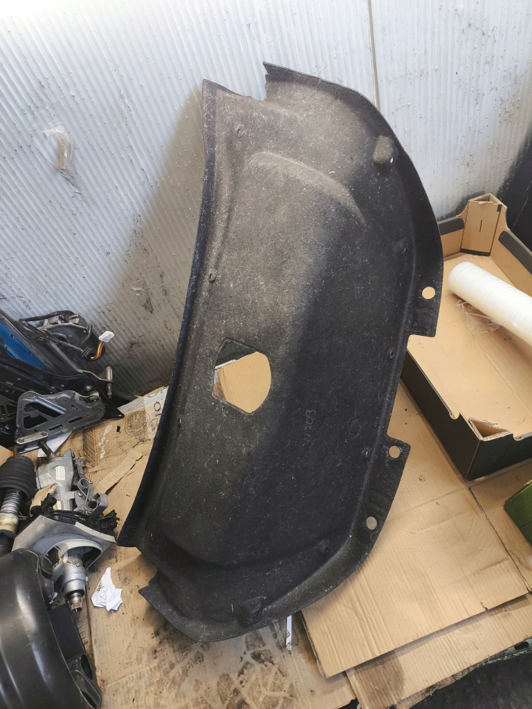 фото №4, Mercedes w209 обивка крышки багажника ?