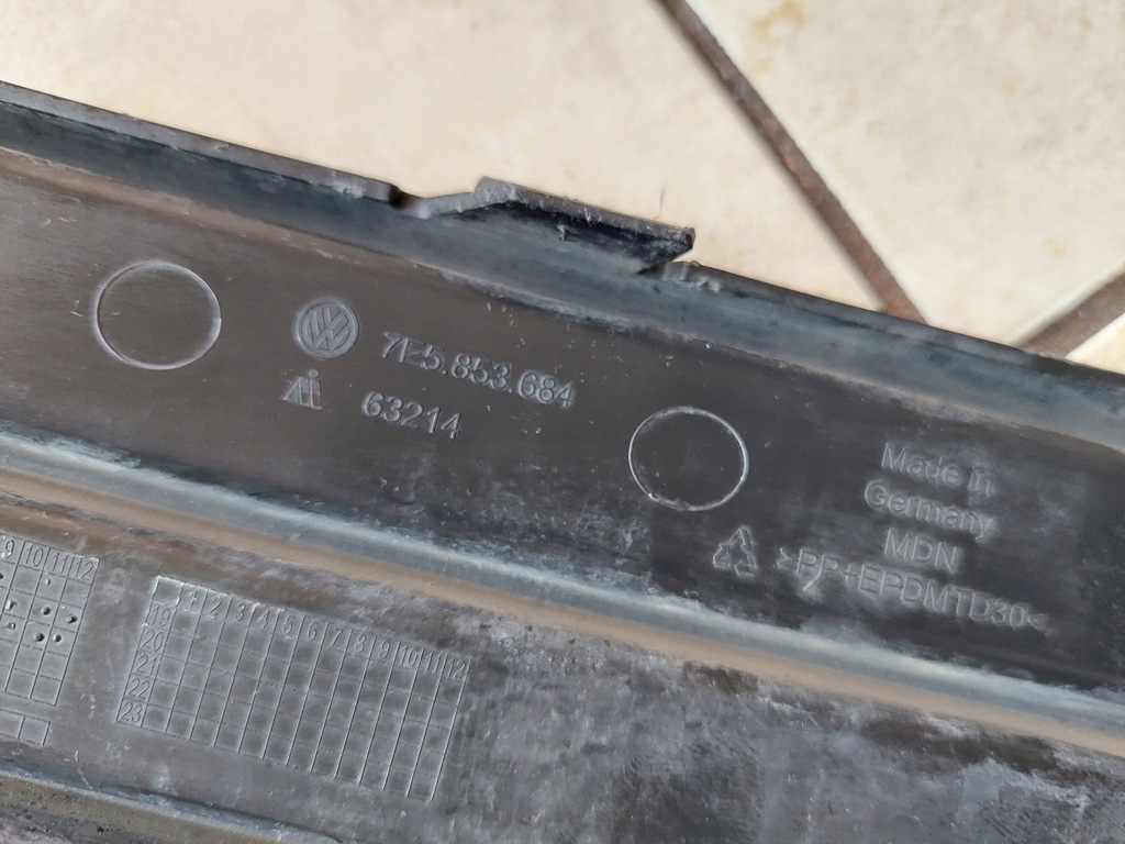 фото №8, Решётка бампера - правая - vw transporter t6